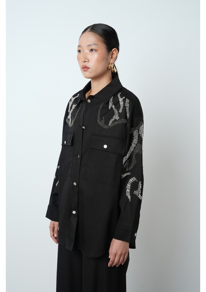 Kadın Çift Cepli Önü Boncuk Işlemeli Düz Renk Gömlek fiyatları