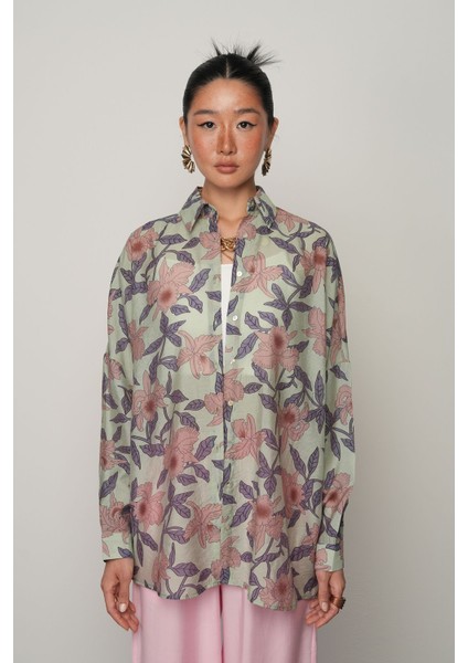 Kadın Yeşil Renk Çiçek Desenli Oversize Kesim Gömlek