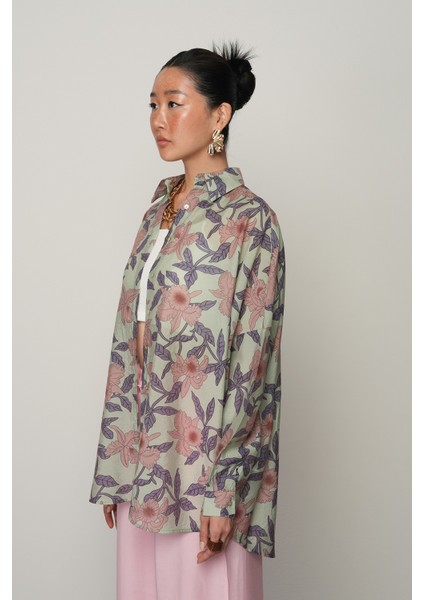 Kadın Yeşil Renk Çiçek Desenli Oversize Kesim Gömlek fiyatları
