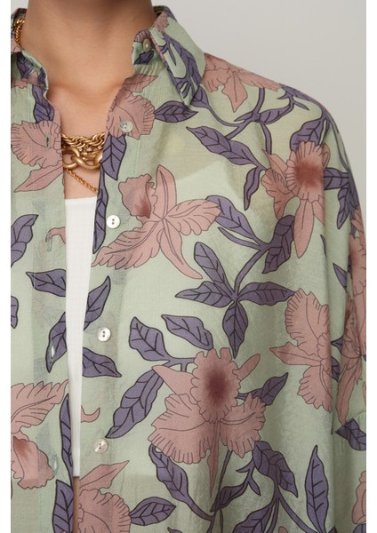 Kadın Yeşil Renk Çiçek Desenli Oversize Kesim Gömlek modelleri