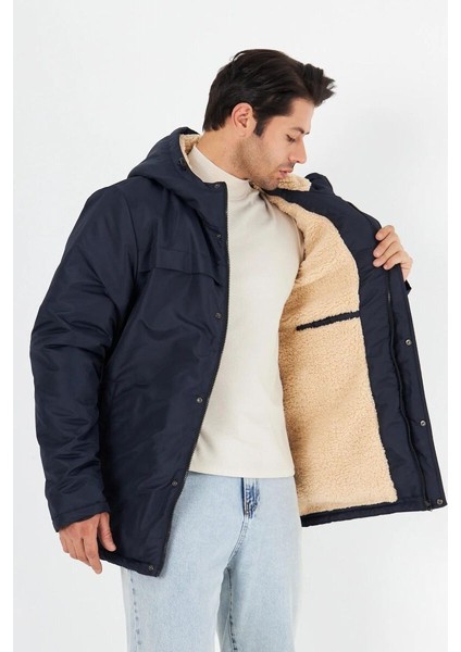 İçi Kürklü Su ve Rüzgar Geçirmez Cepli Kapüşonlu Erkek Mont