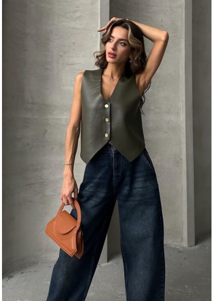 Düğme Detaylı Suni Deri Yelek fiyatları