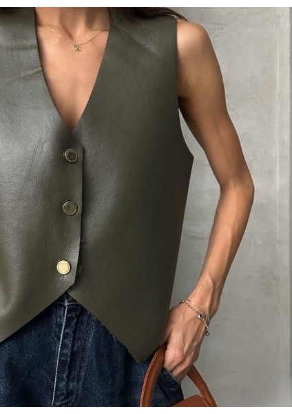 Düğme Detaylı Suni Deri Yelek fırsatları