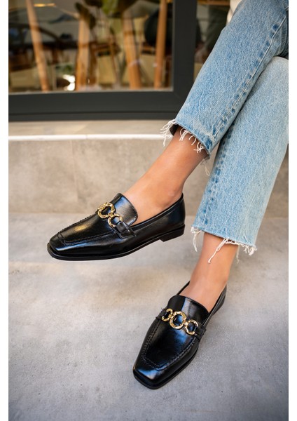Biens Siyah Deri Düz Taban Gold Detaylı Ayakkabı modelleri
