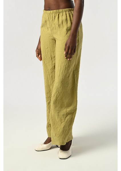 Kadın Beli Lastikli Bol Paça Kırışık Kumaş Düz Renk Pantolon fiyatları