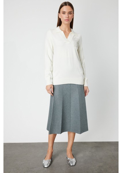 Omzu Zincirli Yaprak Detaylı Triko Kazak 65334