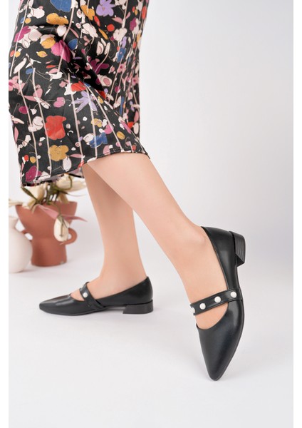 BA04595 Siyah I Kadın Inci Bantlı Günlük Büyük Numara Babet - 37