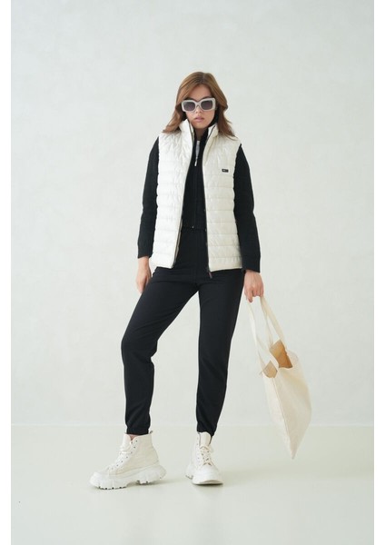 İçi Astarlı Su ve Rüzgar Geçirmez Cepli Kadın Yelek modelleri