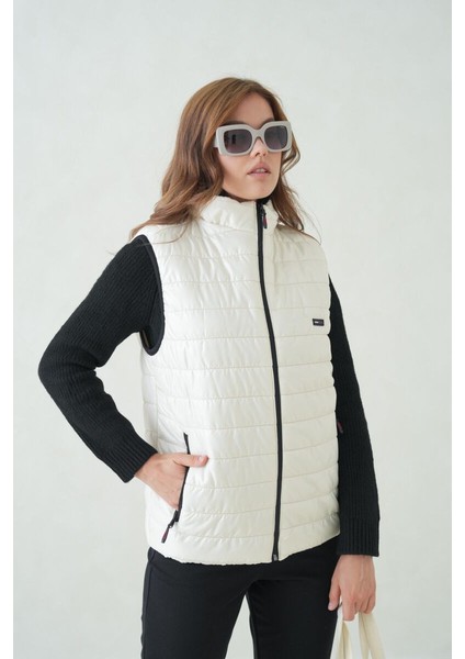 İçi Astarlı Su ve Rüzgar Geçirmez Cepli Kadın Yelek fırsatları