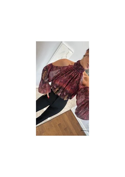 Desenli Düşük Omuzlu Belden Lastikli Şifon Bluz