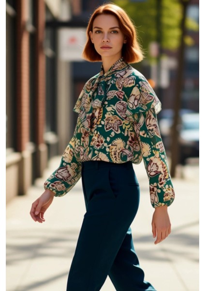 Kadın Desenli Şifon Bluz Fular Yaka ve Uzun Kol Detaylı Kaliteli Şık Rahat Modern Zarif Günlük modelleri