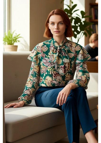 Kadın Desenli Şifon Bluz Fular Yaka ve Uzun Kol Detaylı Kaliteli Şık Rahat Modern Zarif Günlük fırsatları