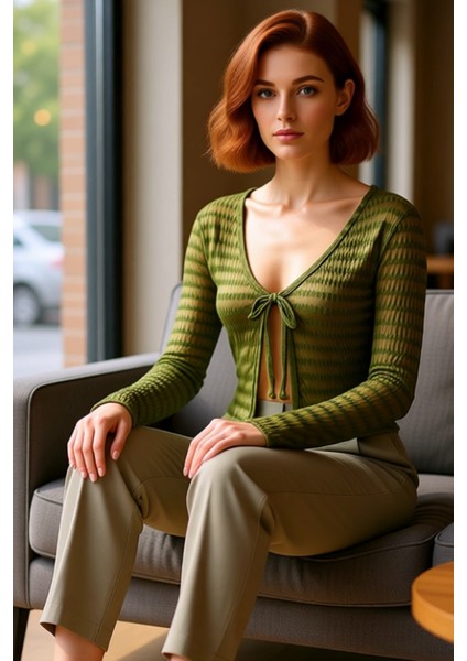 Kadın Esnek Dokulu V Yaka Bağlama Detaylı Crop Üst Kaliteli Şık Rahat Modern Zarif Günlük