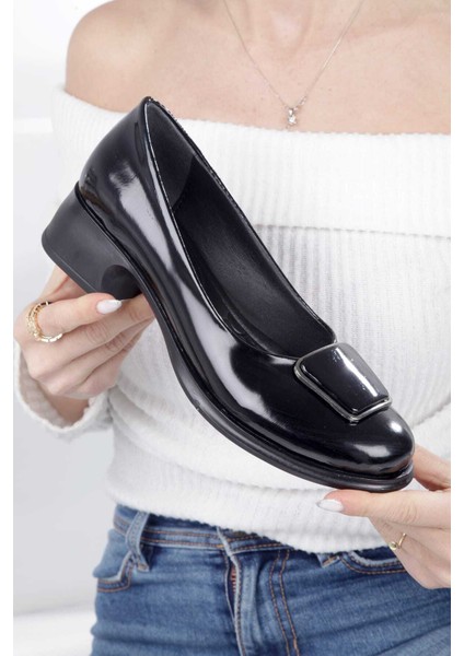 Kadın Topuklu Desenli Kare Tokalı Babet modelleri