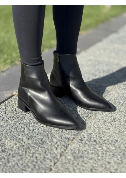 Arvella Sivri Burun Ahşap Ökçeli Kadın Bot Şehir Stil ve Konfor