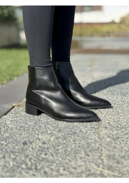 Arvella Sivri Burun Ahşap Ökçeli Kadın Bot Şehir Stil ve Konfor indirimleri