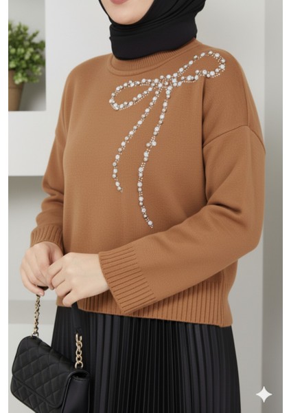 Fiyonk Detaylı Triko Taşlı Etek Üstü Crop Kazak fiyatları