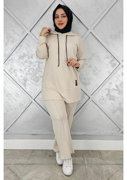 Kadın Kapüşonlu Arma Detaylı Tesettür Takım modelleri