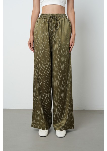 Kadın Haki Desenli Bol Paça Beli Lastikli Bağcıklı Pantolon