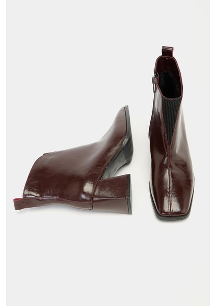 Bordo Rugan Kadın Rugan Küt Burunlu Topuklu Kısa Bot – Parlak Deri Modern Form fiyatları