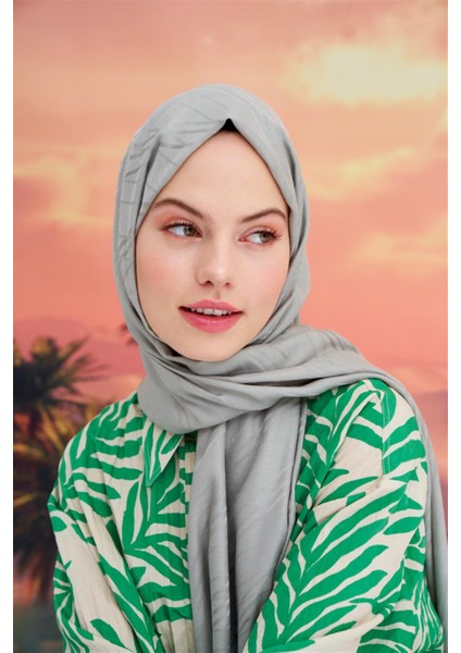 Simetrik Jakar Italyan Ipekli Şal Açık Gri