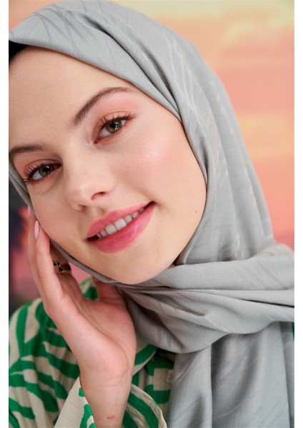 Simetrik Jakar Italyan Ipekli Şal Açık Gri fiyatları