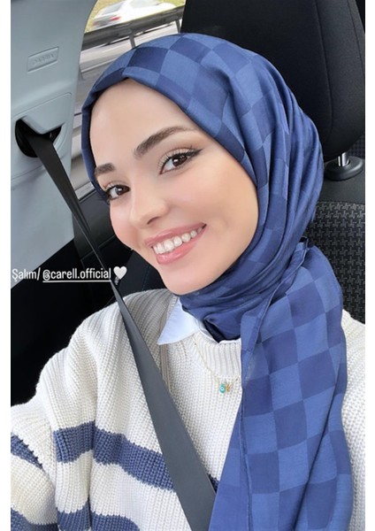 Kübra Koç'un Tercihi Dama Jakar Italyan Ipekli Şal Lacivert