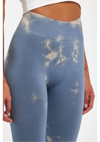 Spor Tayt Batik Desenli Dikişsiz Esnek ve Toparlayıcı Push Up Kadın Tayt