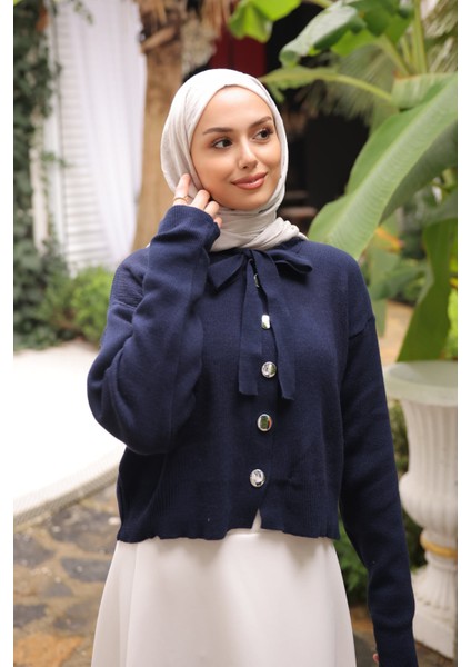 Lacivert Yaka Bağlamalı Düğmeli Triko Hırka