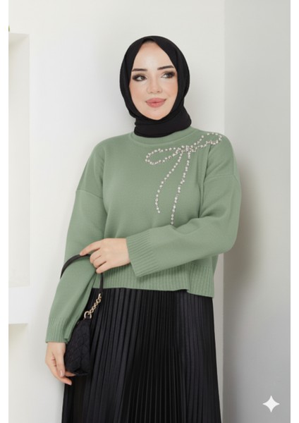 Fiyonk Detaylı Triko Taşlı Etek Üstü Crop Kazak