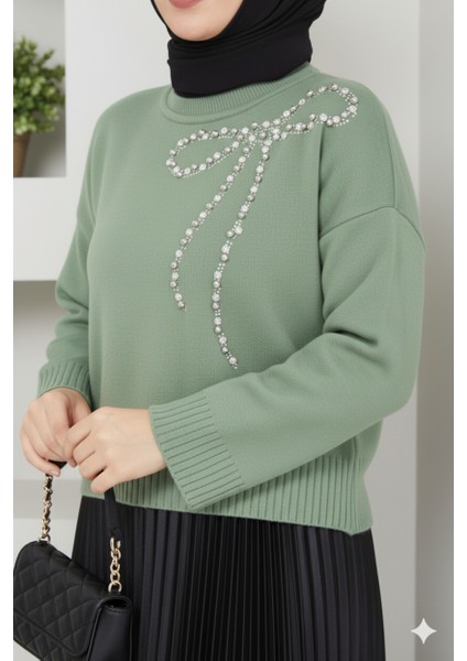 Fiyonk Detaylı Triko Taşlı Etek Üstü Crop Kazak fiyatları