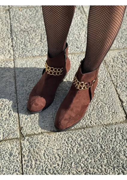 Chai Büyük Numara Zincir Detaylı Kısa Topuklu Kadın Bot Şık ve Konforlu indirimleri