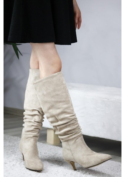 Kadın Oslo Topuklu Büzgülü Şık Tarz Günlük Rahat Çizme Bej Süet fırsatları