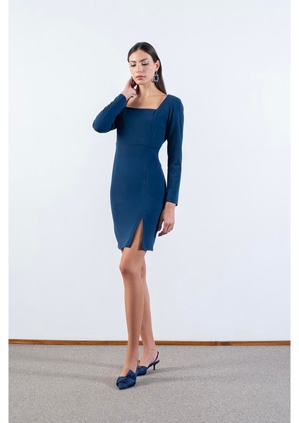 Oreonte U Yaka Yırtmaçlı Elbise Petrol fiyatları