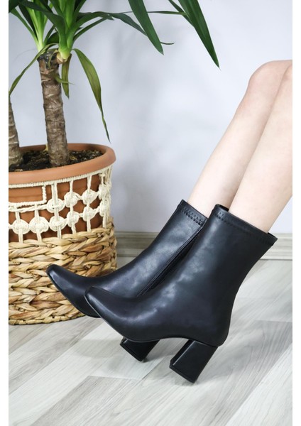 Kadın Siyah Cilt Lumos Küt Burun Topuklu Fermuarlı Bot Siyah Cilt modelleri