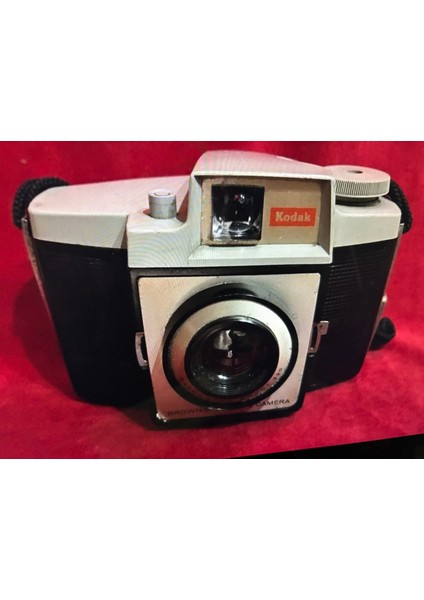 Kodak Brownie Cresta 3 Fotoğraf Maknesi - Çalışır Durumda fırsatları