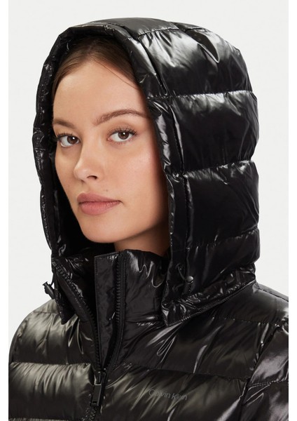 Kadın Kapüşonlu Kemerli Hafif Uzun Şişme Kaban - Siyah fırsatları