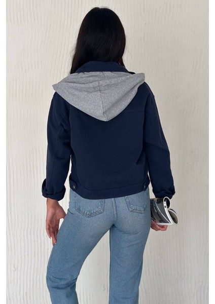 Kadın Kapüşonlu Düğmeli Gabardin Ceket – Sportif & Şehirli Stil fırsatları