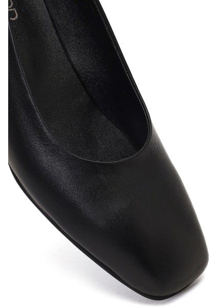 Kadın Siyah Kalın Kısa Topuklu Deri Ayakkabı 25AFD184818