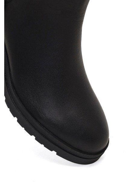 Kadın Siyah Fermuarlı Kalın Topuklu Deri Bot 25WFD340218