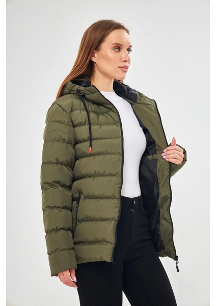 İçi Astarlı Su ve Rüzgar Geçirmez Cepli Kapüşonlu Kadın Mont fiyatları