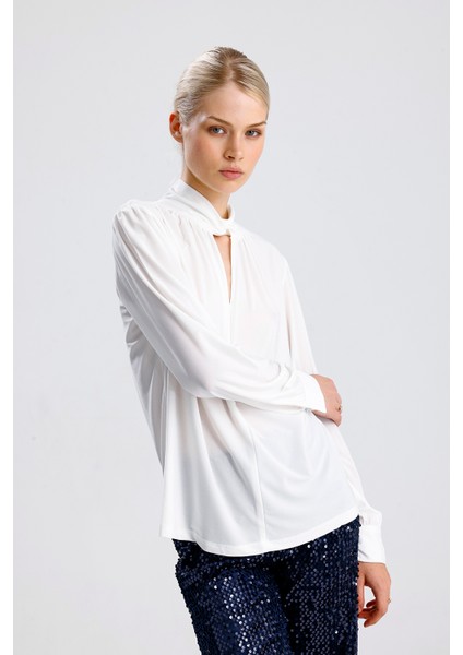 Dekolte Yaka Detaylı Kadın Bluz | BLZ36367 modelleri