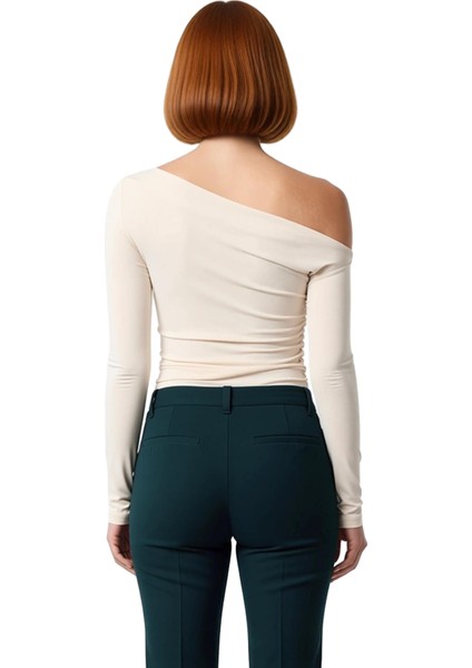 Kadın Regular Asimetrik Yaka Slim Kalıp Örme Büzgü Drape Fitted Vücuda Oturan Kollu Esnek Bluz modelleri