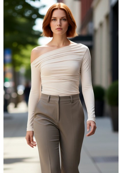 Kadın Regular Asimetrik Yaka Slim Kalıp Örme Büzgü Drape Fitted Vücuda Oturan Kollu Esnek Bluz fırsatları