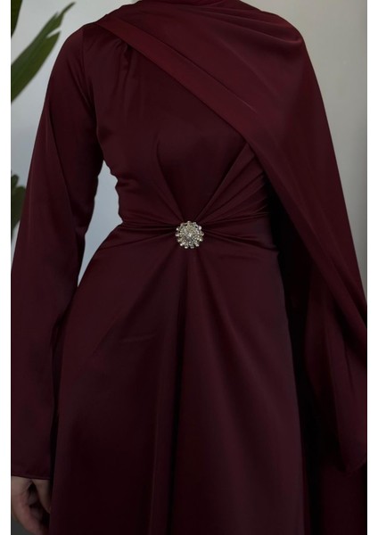 Wave Broşlu Pelerinli Saten Abiye Bordo fırsatları