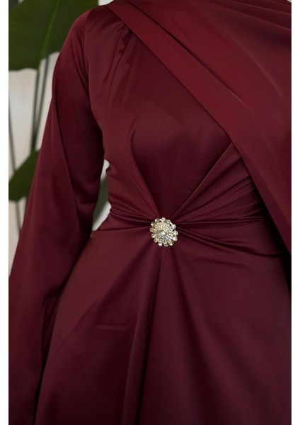 Wave Broşlu Pelerinli Saten Abiye Bordo indirimleri