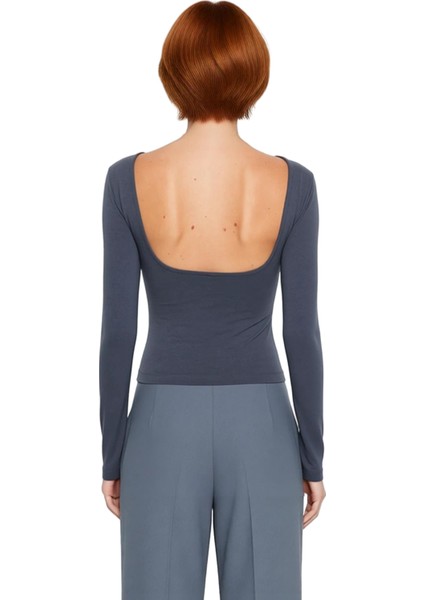 Kadın Fitted Kayık Yaka Uzun Kollu Basic Bluz Şık ve Konforlu Günlük Kullanım Için Ideal Iki Renk fırsatları