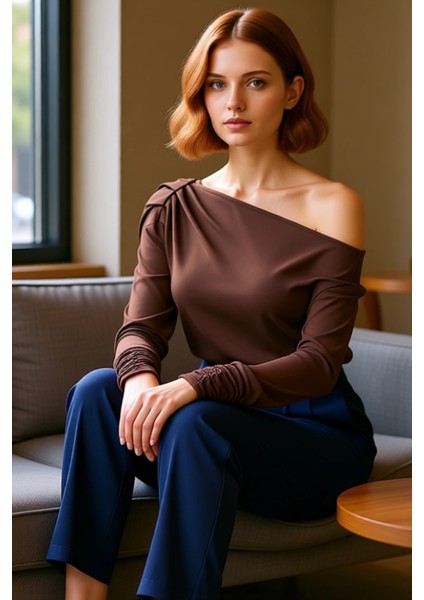 Kadın Regular Asimetrik Yaka Fırfırlı Kol Regular Kalıp Örme Fitted Vücuda Oturan Drapeli Esnek Bluz