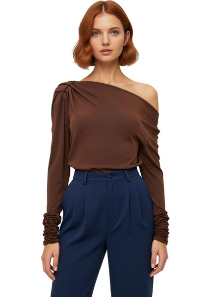 Kadın Regular Asimetrik Yaka Fırfırlı Kol Regular Kalıp Örme Fitted Vücuda Oturan Drapeli Esnek Bluz fiyatları