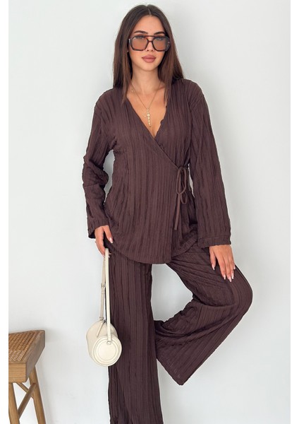 Kadın Kahverengi Bağlamalı Takım – Sofistike & Yapılandırılmış Stil fiyatları